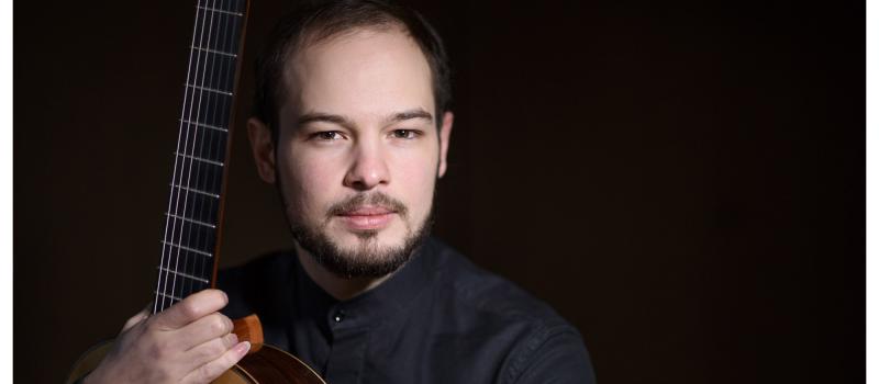 Italiaanse gitarist Flavio Nati speelt in de Kapel