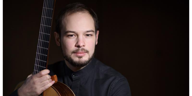 Italiaanse gitarist Flavio Nati speelt in de Kapel